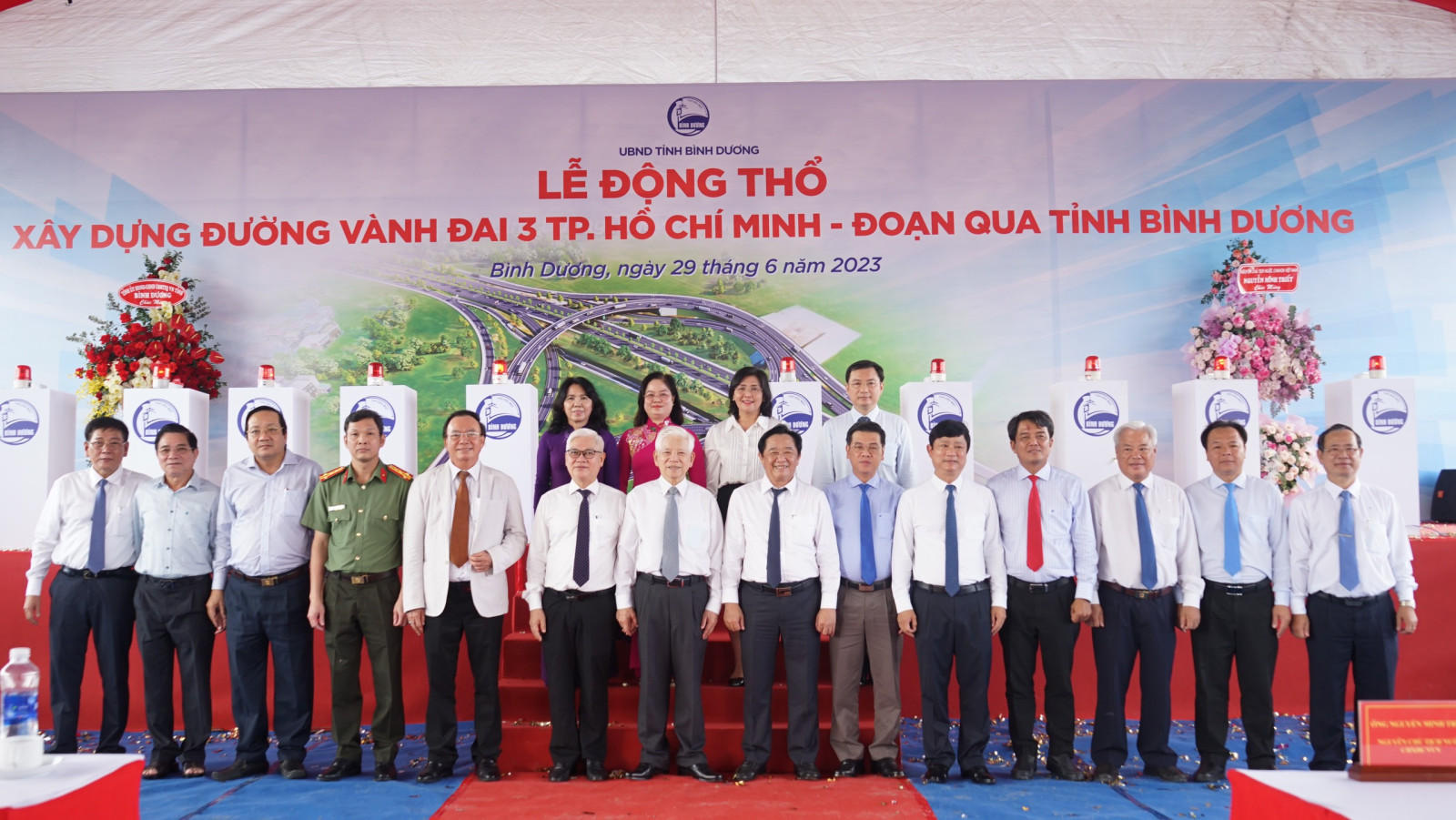 Quang cảnh tại Lễ động thổ Dự án đường Vành đai 3 - đoạn qua tỉnh BÌnh Dương (Ảnh: Báo Bình Dương).